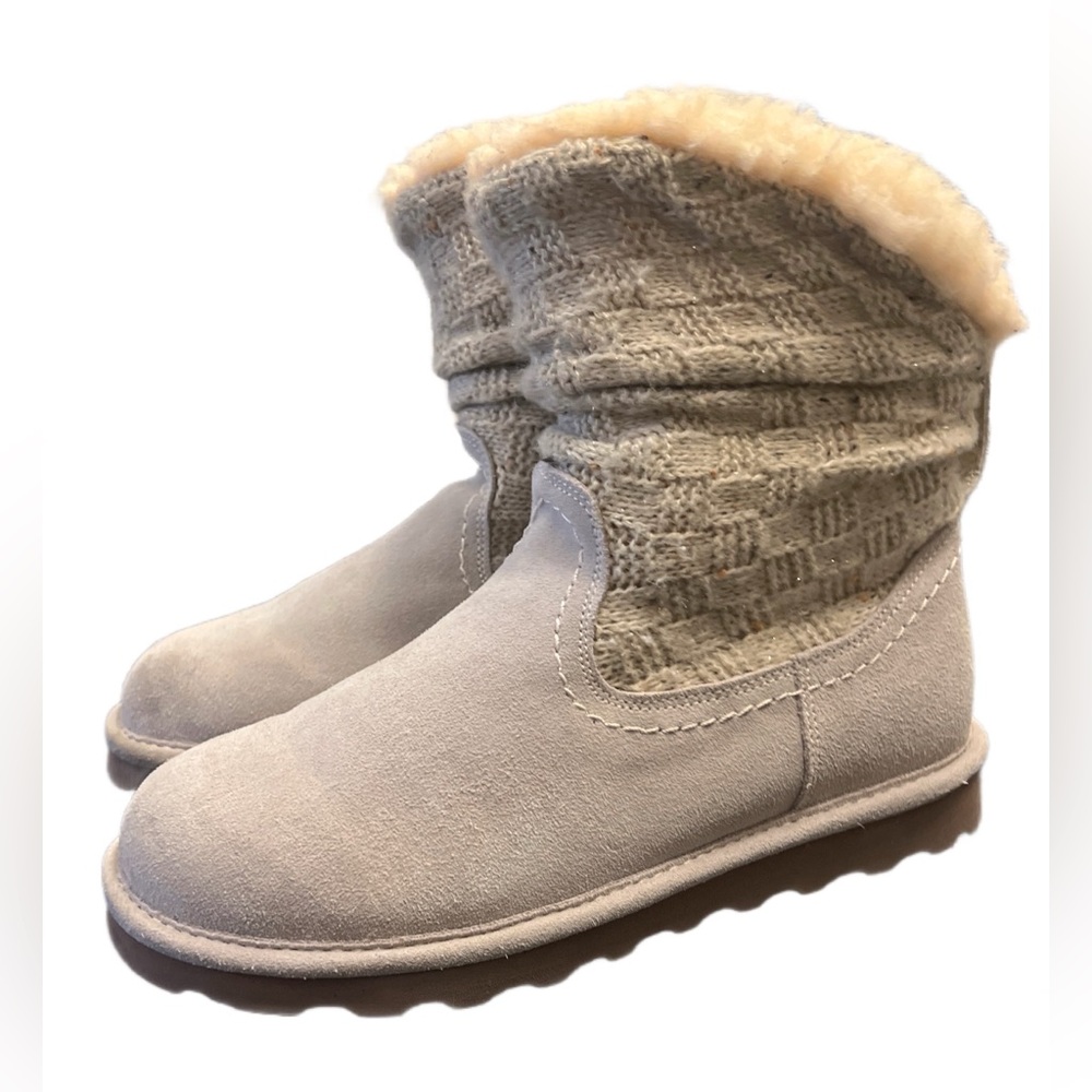 BearPaw Virginia White Boots, Women’s size 9, Excellent Condition!
